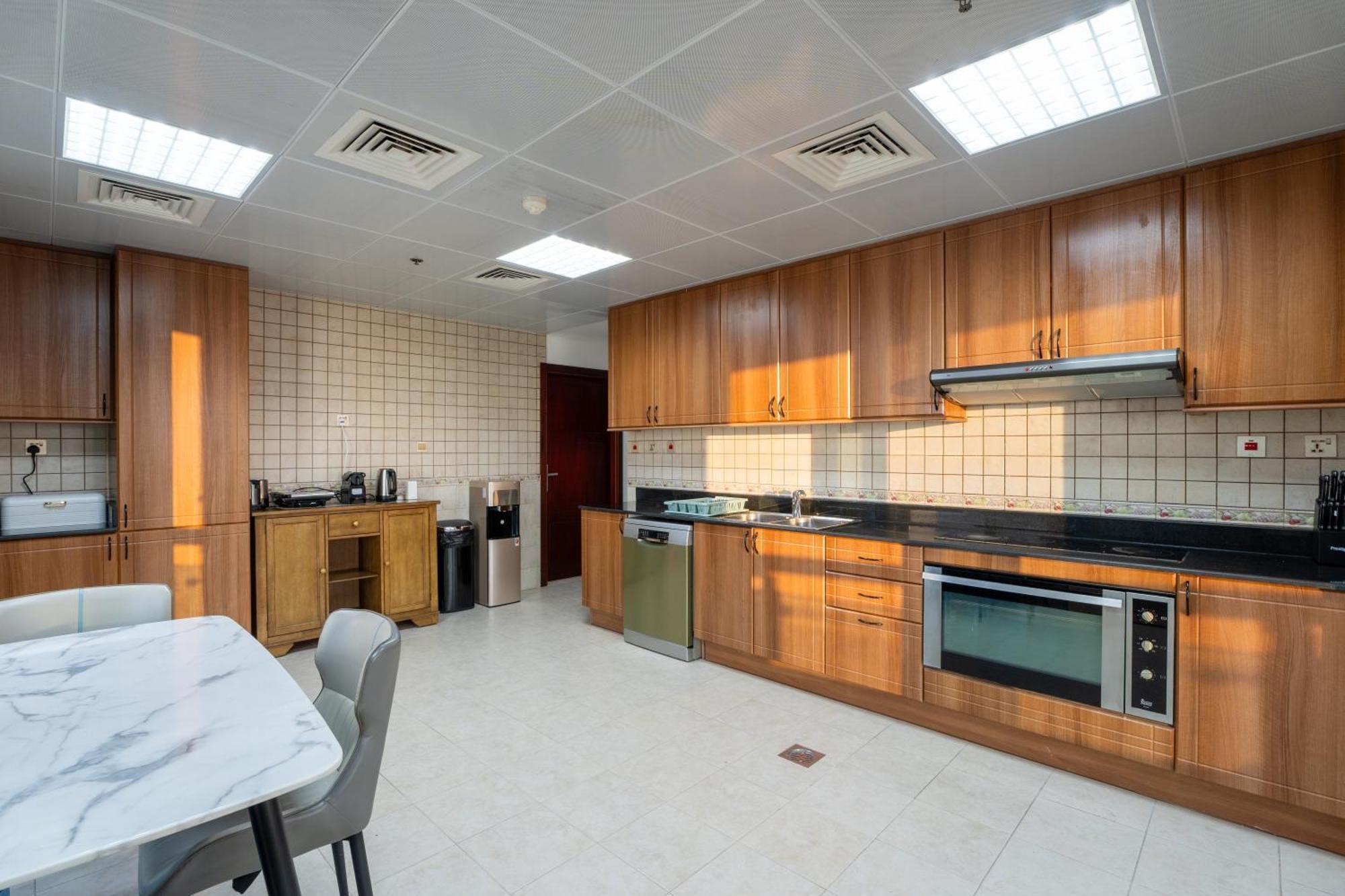 87 Floor Penthouse Full Sea View 5 Bhk Dubai