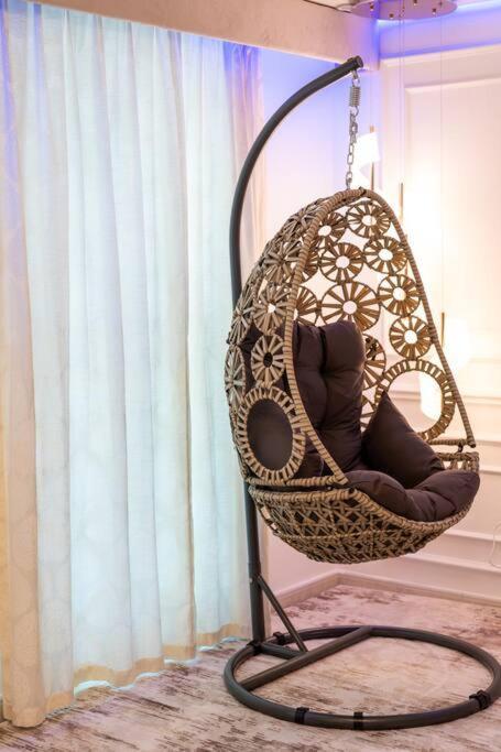 Apartment 87 Floor Penthouse Full Sea View 5 Bhk *
